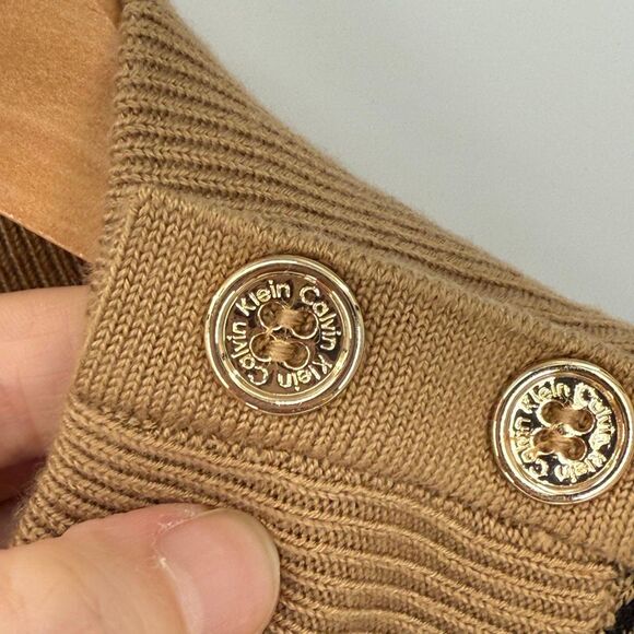 Calvin Klein Chevron Mock Neck Button Detail Sweater Camel Black Women Large NWT - Picture 2 of 8